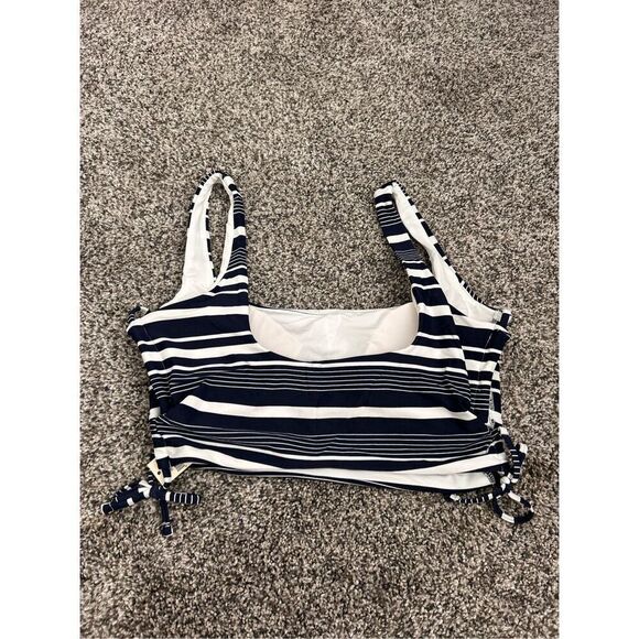 Aerie black and white striped bikini top size medium - Picture 2 of 3
